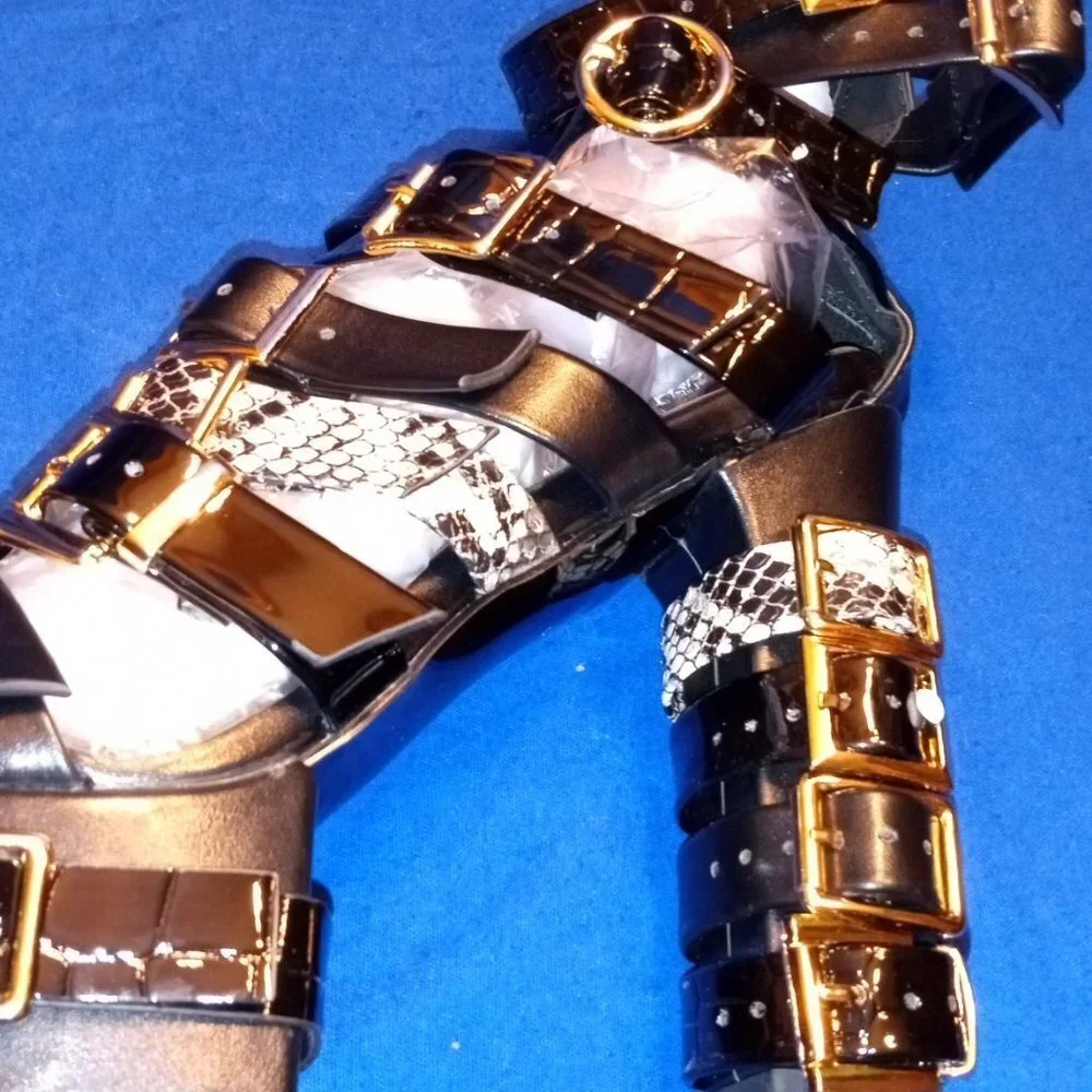 AZALEA WANG READY SET AND BUCKLED UP CHUNKY SANDAL IN BLACK MULTI ( BRAND NEW !)